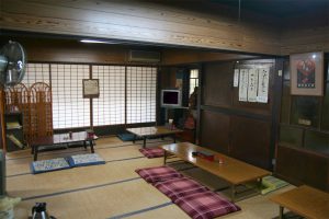 入船店内